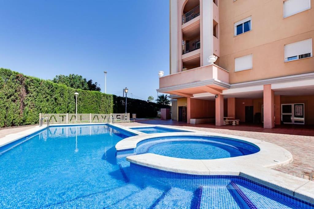 Star Apartment Торевиеха Екстериор снимка